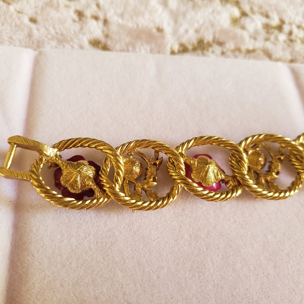 JOAN RIVERS | Roses Bracelet 🌹 - Picture 14 of 17